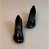 Versão em pele de ovelha dos populares sapatos Mary Jane de bico redondo, sapatilhas de corte baixo, sapatos pequenos de couro com salto grosso, adequados para o trajeto diário, com um design de salto alto chique e elegante