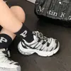 Zapatillas Deportivas Infantiles 2026 Primavera y Otoño Estilo Nuevo Hebilla Giratoria Zapatos de Senderismo para Niños Transpirables y Resistentes al Desgaste Zapatos Tipo Papá para Niñas Modernos
