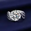 Nuevo anillo de lujo ligero plateado de 5 quilates 2023 para mujer, anillo de diamante de alto carbono, abierto, un solo diamante, venta caliente transfronteriza