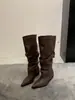 Botas de salto empilhado com bico fino e cano largo plissado 2026 nova chegada primavera design de nicho estilo coreano botas longas femininas de cano alto botas de montaria