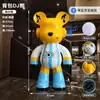 1.12m 1.6m Oso de Dibujos Animados Pintado a Mano con Altavoz Bluetooth Decoración Creativa Villa Hotel Péndulo Grande