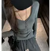 Top de capa base de manga larga con cuello en V de modal para mujer, una prenda interior elegante y casual para otoño/invierno con un aspecto sofisticado y un corte de hombro regular.