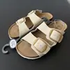 Bestseller de Verão 2026 Sapatos Birkenstock de Abotoamento Duplo, Tamanho Grande Chinelos Planos de Cortiça Slip-On, Atacado para Exportação