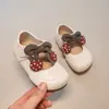 Sapatos de princesa para crianças, nova coleção primavera/outono 2026, sapatos de couro fofos para meninas, sapatilhas de bico fino, sapatos de bebê respiráveis com solas macias