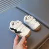 Zapatos Nuevos de Bebé Primavera 2026 Zapatos para Niños Pequeños de 0 a 2 Años Suela Suave Dibujos Animados Lindos Tenis para Niños y Niñas