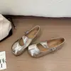 Sapatos Mary Jane baixos estilo francês para mulheres, novo modelo de verão, confortáveis e bonitos, perfeitos para combinar com saias, sapatos de festa e mocassins.
