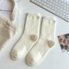 Calcetines de terciopelo australiano engrosado para Otoño e Invierno, color liso, longitud estándar hasta la mitad de la pantorrilla, calcetines peludos para mujer, serie marrón de Corea del Sur, calcetines para el puerperio