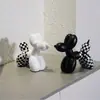Artesanía Transfronteriza de Resina Seleccionada Cuidadosamente Perro Globo Decoración del Hogar Tablero de Ajedrez Blanco y Negro Adorno Decorativo