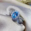 Anel para Transmissão ao Vivo Douyin Mais Vendido para Mulheres, Anel com Pedra Oval Azul Oceano com Cravação em Flor, Aro Afunilado, Anel de Luxo Leve de Alta Qualidade para Mulheres