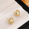 Brincos Versáteis Clássicos em Formato de Coração para Mulheres, Acessórios com Textura de Metal, Design Inovador, Brincos de Personalidade Niche, Modernos