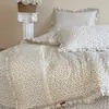 Capa de Cama Acolchoada de Algodão Tricotado com Borda Franzida Floral Pequena Estilo Coreano Conjunto de Quatro Peças para Cama de Casal, Colcha de Primavera e Outono, Colcha de Verão, Lavável