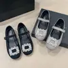 Estilo Novo Primavera 2026 Estilo Festa Sapatos Baixos Quadrados com Fivela Quadrada de Strass Sapatos Mary Jane Retrô Francês para Mulheres