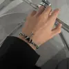 Pulseira Transfronteiriça de Aço Titânio para Homens, Não Desbota, Luxo Leve, Sensação de Alta Qualidade, Joia Versátil Hip-Hop, Acessórios Retro Simples e Únicos para Mulheres