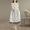 Foto Real de Vestido Elegante de Algodón y Lino para Commuter, sin Mangas, Cuello Redondo, Corte Holgado, Color Lino Natural, Nuevo para Primavera-Verano 2026 para Mujer