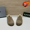 2026 retro inverno novo modelo bico redondo corte profundo slip-on sapatos peludos com forro de pelúcia, sapatos baixos quentes estilo Birkenstock