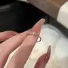 Anillo Minimalista Coreano con Purpurina Fina Diseño de Nicho de Gama Alta Exquisito Lujo Ligero Moda Elegante Versátil Anillo Sencillo Anillo con Purpurina Fina