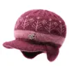 Gorro de invierno para mujer, mujer mayor, forrado de polar, cálido, gorro de lana tejido, gorro para mujer de mediana edad y mayor, gorro con orejeras de pico forrado de polar