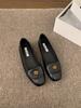 Sapatos Slip-On Estilo Francês com Salto Grosso de Camélia para Mulheres, Sapatos Rasos Versáteis Pretos de Bico Quadrado Estilo Retrô para Noite