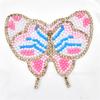 Venta al por mayor de figuras de pegamento caliente con diamantes de imitación de cristal de mariposa/amor/cachorro de colores, accesorios para ropa, zapatos y bolsos