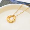 Collar con colgante circular irregular simple de estilo coreano, chapado en acero de titanio y oro de 18 quilates, elegante y versátil.