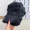Gorra de béisbol de felpa de pelo largo para mujer, estilo coreano, engrosada y cálida, piel sintética retro, hace que la cara se vea más grande, adecuada para circunferencia de cabeza grande