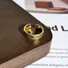 2025 Nuevo Celebridad de Internet China Vintage Dibujo de Alambre Moda Exquisito Anillo para Mujer Gradiente Chapado en Oro Esmalte Mariposa Lujo Ligero Anillo de Dedo