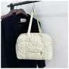 Bolso de Viaje Bordado con Corazón Estilo Nuevo, Ligero, Gran Capacidad, Elegante, Bolso Cruzado de Hombro Moda Otoño e Invierno 2025