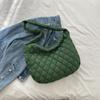 Saco de algodão de grande capacidade Crossbody Bag General Bag Outono e Inverno 2022 Nova bolsa de ombro feminina casual personalizado Cloud Bag