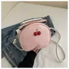 Mochila Pequeña Estilo Coreano Patrón de Lichi Bloques de Color Cereza Venta al por Mayor Verano 2026 Nuevo Bolso de Hombro Cruzado para Teléfono para Mujer