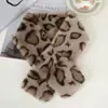 Nova coleção outono e inverno: cachecol com estampa de leopardo em pelo sintético de mink, espessado para aquecimento, protege o pescoço e possui um design felpudo. Um lenço versátil, estilo europeu e americano, para mulheres