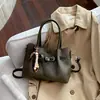 Bolsa de Ombro Única Retro de Alta Qualidade para o Dia a Dia Feminina 2026 Nova Versátil Bolsa Transversal Moda Super Quente Pequena Bolsa de Mão Tote