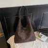 Bolso de Hombro Único con Estampado de Leopardo en Gamuza Retro de Nicho para Mujer Otoño Estilo Coreano Perezoso Simple Casual Bolso Tote de Axila