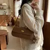 Bolso de Axila de Gama Alta para Mujer 2025 Nuevo Bolso para el Trabajo y el Trayecto Bolso Baguette de Nicho Bolso Bandolera Retro Bolso de Hombro