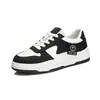 Zapatos blancos pequeños 2023 primavera nuevos de cuero Zapatos Joker explosiones planos casuales talla grande zapatos de mujer 40-43