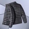 Liquidación de temporada Chaqueta ligera de plumón Talla mediana y grande para hombre Chaqueta de plumón ultraligera con capucha extragrande y cuello alto Chaqueta de plumón ultraligera