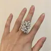 Anel de Flor de Pérola de Luxo Leve de Nicho com Textura Vintage, Anel Aberto Ajustável, Acessório Versátil para Dedo