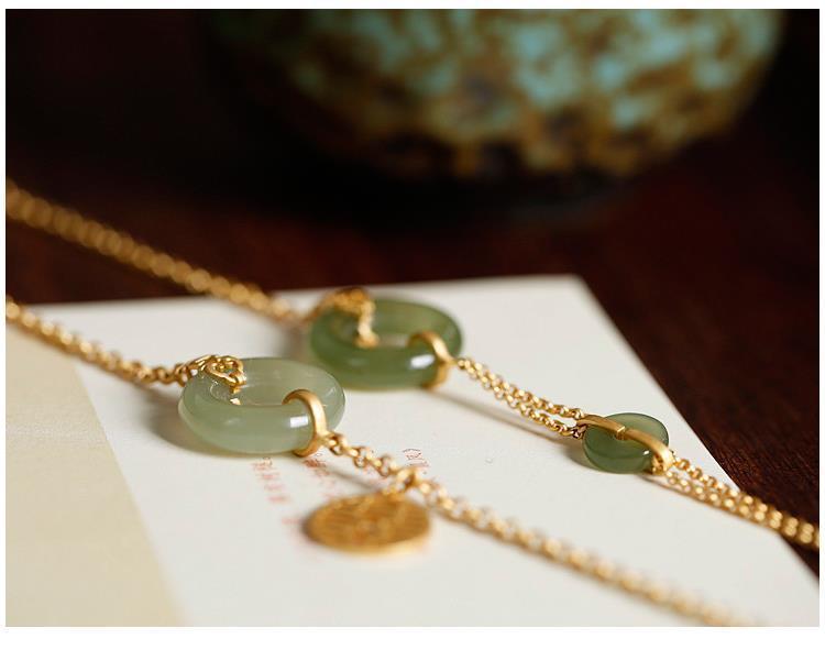 智贝详情图_6原创s925度银镀金手链女天然和田玉平安扣碧玉