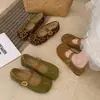 Impresionantes zapatos de corte bajo de un solo color, mocasines de punta dividida, zapatos Birkenstock, nuevos Mocasines Mary Jane planos estilo francés 2026 para mujer