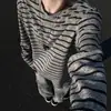 Camiseta de punto informal de manga larga a rayas, corte holgado, estilo coreano, adelgazante, versátil, para hombre, moda de otoño, cuello redondo, jersey