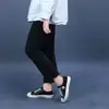 Una generación de zapatos de lona de primavera y verano para estudiantes femeninas, zapatos planos casuales cómodos, zapatos de plataforma con cordones de margaritas.
