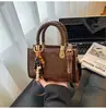 Bolsos Populares Transfronterizos para Mujer 2025 Nuevo Invierno Versátil Alta Calidad Nicho Casual Hombro Cruzado