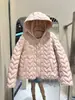 Nueva Chaqueta Ligera de Plumas 2025 para Mujer, Estilo Corto para Figuras Pequeñas, Moderna Este Año, 90% Plumón de Pato Blanco, Abrigo con Capucha en Forma de Corazón