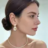 Nuevos Clips para Oreja Geométricos Irregulares Sin Perforar 2026 para Mujer, Pendientes Ovalados Plegados Lacados en Morado de Lujo Ligero de Moda
