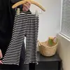 Pantalones Casuales de Primavera y Otoño para Niñas, Marca de Moda Infantil Elegante, Pantalones de Campana Rayados Elásticos con Volantes Estilo Coreano