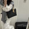 Bolsa Tote de Mano con Lazo de Bufanda de Seda de Lujo Ligero al por Mayor Bolso de Hombro con Costuras de Estilo Nuevo de Verano 2025 Bolso de Axila Moderno