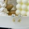 Pendientes pequeños y exquisitos de rosa blanca con explosiones de TikTok, elegantes y de alta gama para celebridades, pendientes vintage elegantes.