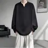 Camiseta de manga larga de color liso texturizada, holgada y de talla grande, para hombre, con cuello en V, de marca moderna para primavera/otoño, casual