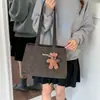 Bolso de Tela de Terciopelo Estilo Coreano Otoño/Invierno para Mujer 2026 Nuevo de Moda Estilo Universitario Bolso Tote con Letras Bolso Casual de Gran Capacidad