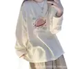 Camiseta Branca de Manga Longa com Gola Redonda para Mulheres 2025 Nova Camisa de Camada Interna Outono e Inverno Design Top de Nicho Ins Trend