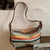 Bolso Bandolera de Paja Tejida con Rayas Arcoíris Transfronterizo para Mujer 2026 Nuevo Simple Casual Bolso Cubo de Hombro para Playa